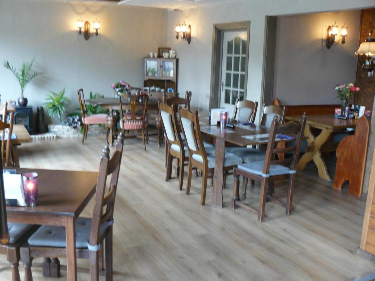 Eetcafe/Pension Nooitgedacht Strijen Ngoại thất bức ảnh